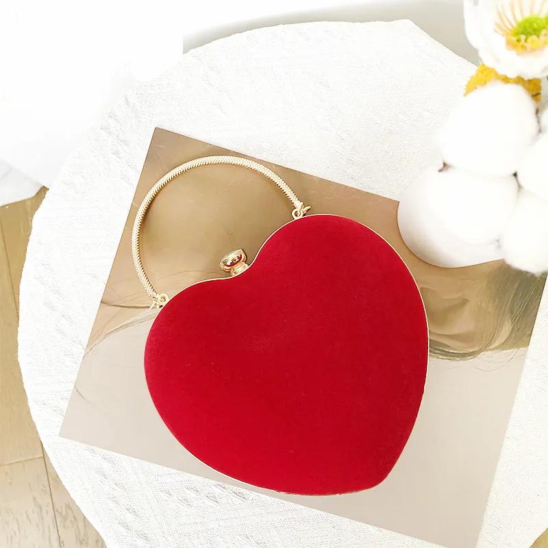 FIFY STORE Sac de Soirée en Forme de Cœur avec Sangle Dorée - Élégance Rétro et Cadeau Parfait pour la Saint-Valentin  